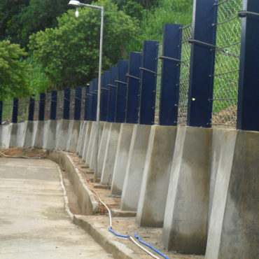 Construção de Muro de impacto Comunidade da Serrinha - Madureira-RJ